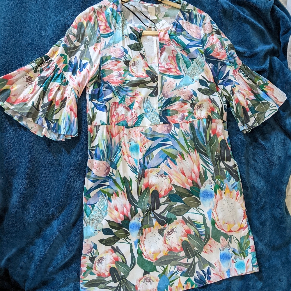 New women's floral H&M dress size 2 flowy summer